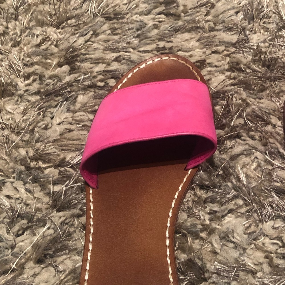 GAP flip-flops - Picture 3 of 3
